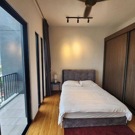 Beacon Executive Suites George Town Bagian luar foto