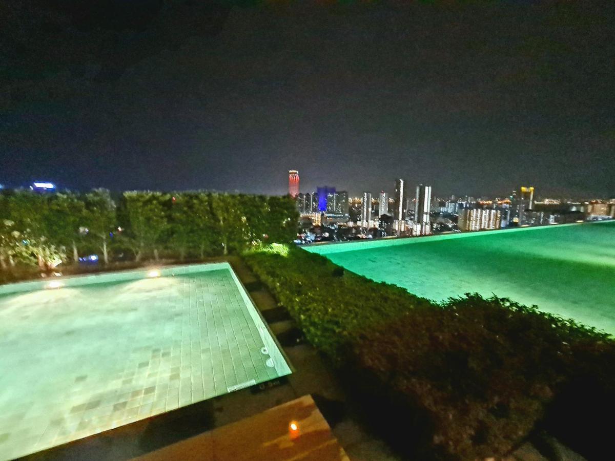 Beacon Executive Suites George Town Bagian luar foto