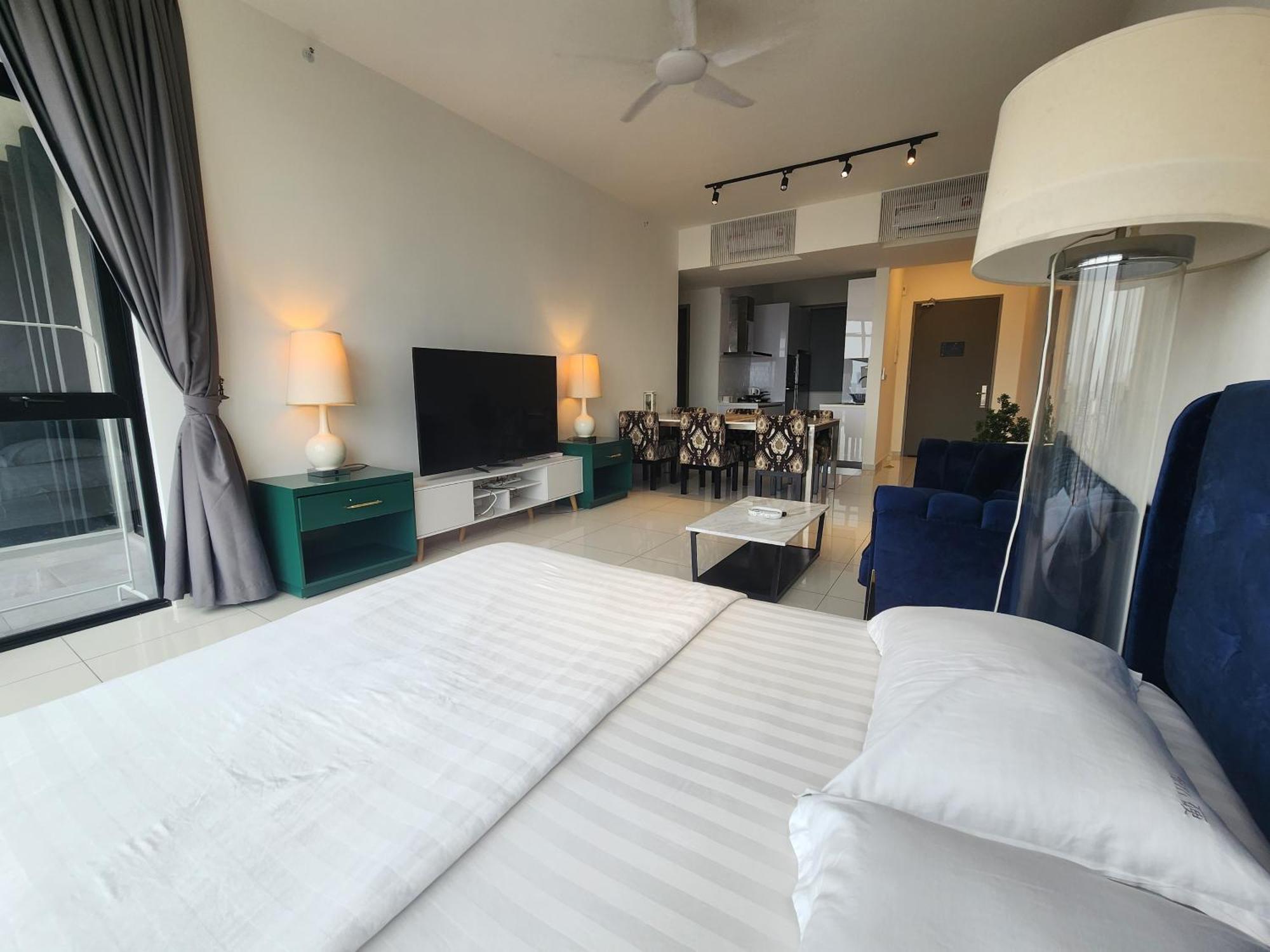 Beacon Executive Suites George Town Bagian luar foto